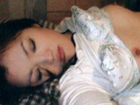 ≪強姦≫「何するのぉ…」美乳エロスギ寝ている美女のネトラレSEX
