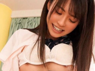 【美乳美少女のびしょ濡れアクメ】敏感ボディが潮吹きまくり！可愛い声で感じちゃう♡イキまくりエッチで絶頂天国！