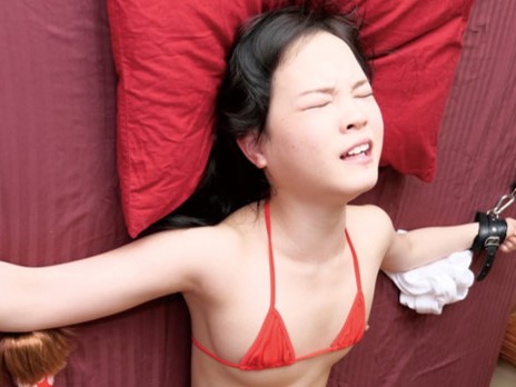 【カワイイ妹の背徳調教】「許してぇ…♡」美乳スレンダーボディがエロすぎる！カワイイ妹が拘束調教で淫乱覚醒、背徳の快感に溺れる危険なエッチ！