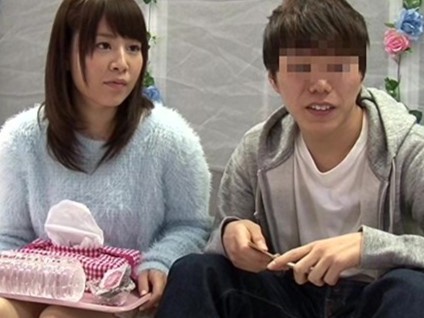 【清楚系デカパイ美女】「どうかしらぁ。」って男友達を誘惑！！シロウト娘がエッチな企画で本気モード♡ウブな反応が逆にエロい！！