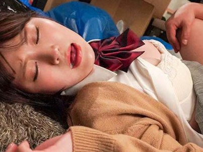 【スレンダー巨乳JKの監禁レイプ】「彼氏がいるのに…ダメなのに…♡」清楚でカワイイJKが巨乳揺らしておじさんに監禁レイプSEX！スレンダーなのに巨乳なボディがエロすぎる！監禁されながらも本気で感じまくる！