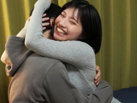 【巨乳美女のデリバリーSEX】「もっとしてあげるゥ♡」スレンダーエロスギ美女がデリバリーでエロすぎる本気プレイ！