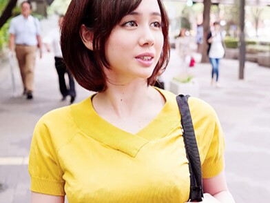 【美人熟女ママナンパ】「なにするのかしら？」巨乳スレンダーなエロスギ美人熟女ママをナンパしてエッチ！年上ならではの色気とエロさがヤバい！