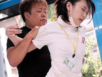 【看護師さんの診察エッチ】「恥ずかしいですぅ…♡」美乳スレンダーな看護師さんがナンパされ、診察エッチで本気の喘ぎ！白衣の天使がエッチな誘惑で患者を癒す！