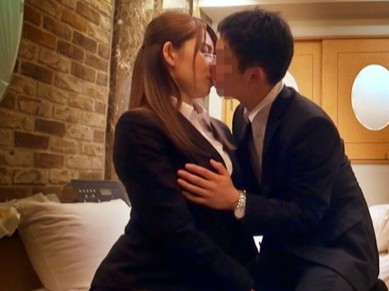 【人妻社員の企画SEX】「もっと…もっと欲しいの♡」デカパイエロスギな人妻社員が同期と淫乱企画プレイ！！