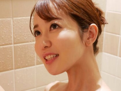 「どうですかぁ？♡」巨乳スレンダーなエロスギ人妻が、男子学生とのドスケベSEXで本性露出！スレンダーボディと巨乳のギャップが、背徳の快感を倍増させる！