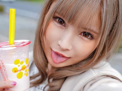 巨乳スレンダーで可愛い女子大生が、彼氏以外の男とドスケベハメ撮り！細身ボディにたわわな巨乳を揺らし、淫乱な姿で男を翻弄する！！