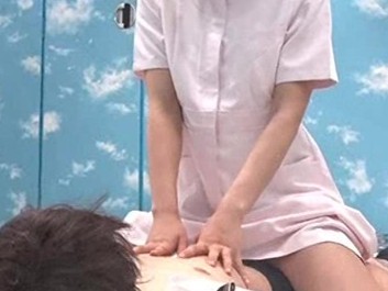 【看護学生のドスケベSEX】『もっとしてあげるゥ♡』美乳スレンダーで可愛い看護学生がエッチな誘惑！看護学生の隠れたエロスがたまらない、悶絶セックス！