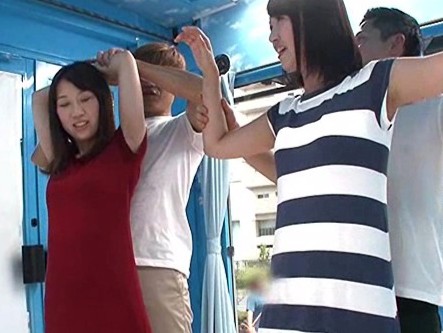 【マジックミラー号のリンパマッサージ】隙だらけのえろすぎ姿が丸見えに♡