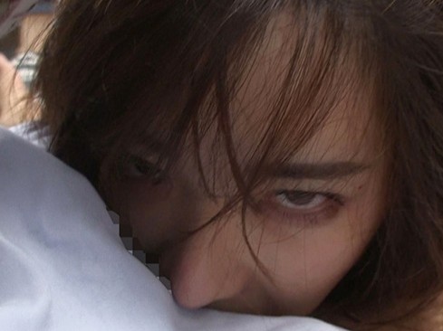 【制服ギャルの盗撮誘惑】「睨まれるほど興奮する♡」無邪気な笑顔と発育のいいボディが、男の欲望を刺激する！背徳の快感が、ハンパない！！