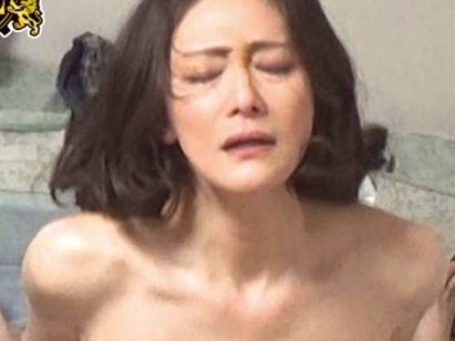 【美熟女の隠し撮りSEX】清楚系デカパイ美熟女を自宅に連れ込み！「もっとしてあげるわぁ」と誘うエロすぎる美熟女に翻弄される！隠し撮りされた淫らな姿がたまらない！♡