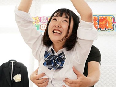 【美乳お姉さんのドキドキエッチ♡】「もっと気持ちよくしてほしいのぉ～♡」美乳で可愛い素人お姉さんがドキドキのエッチで大胆に！美乳揺らして感じる姿が最高にエロい！